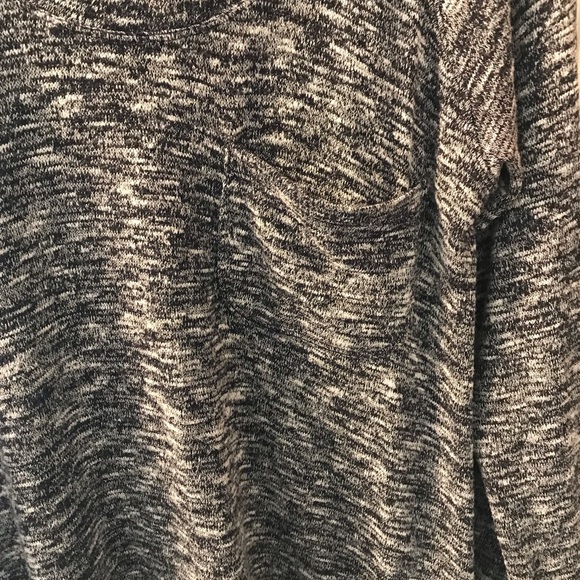 EUC Max edition black/white sweater - Picture 2 of 5